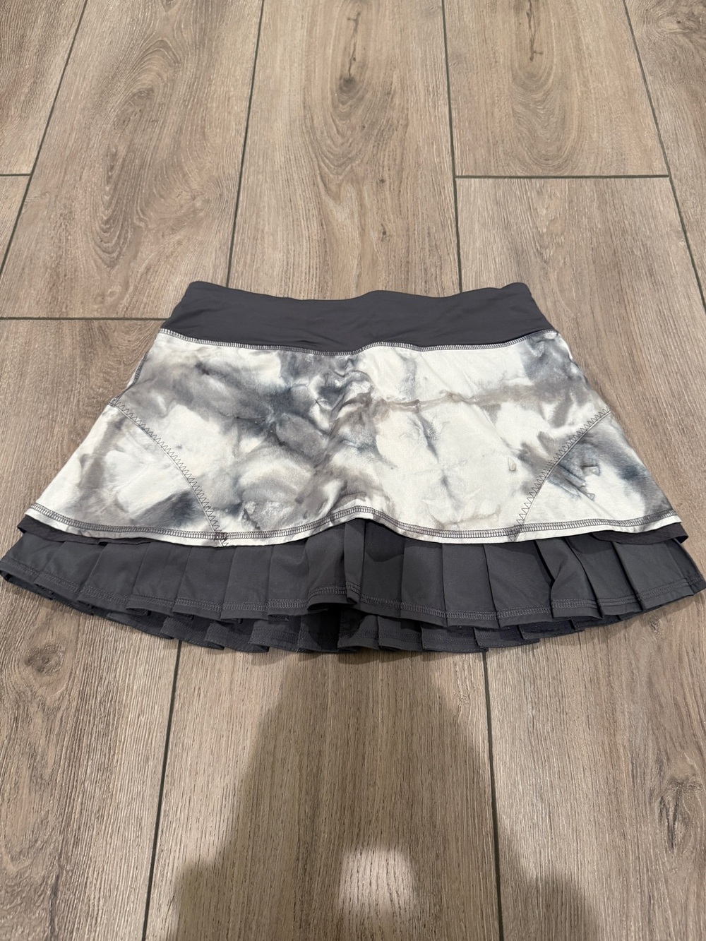 Vintage Lulu lemon Tennis Skort in Charcoal and Marble tie dye Print